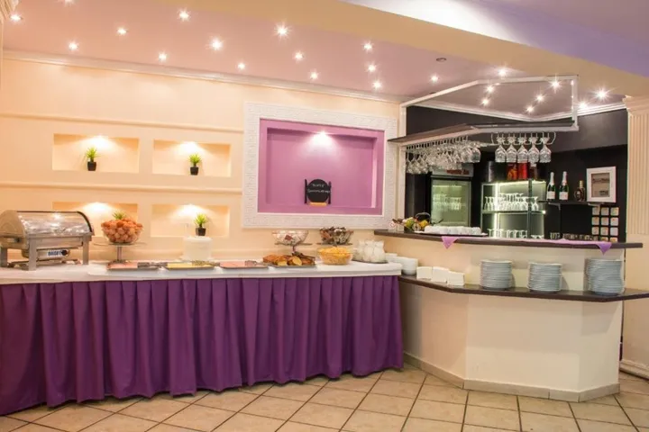 Hoteli Paralia Inn & Erato