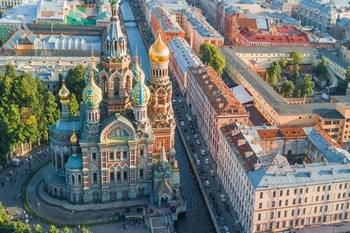 Sankt Peterburg & Moskva, 05.10.2026