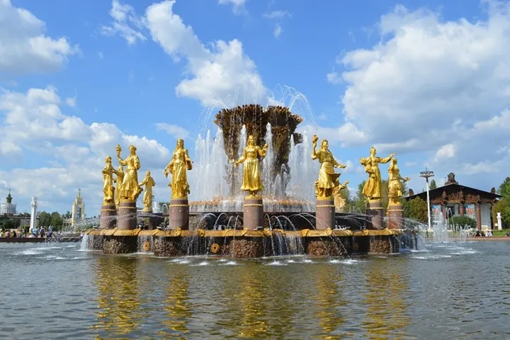 Sankt Peterburg & Moskva, 05.10.2026