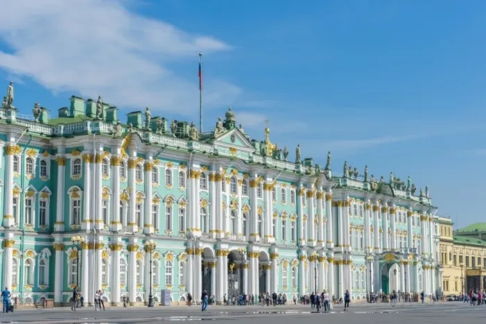 Sankt Peterburg & Moskva, 05.10.2026