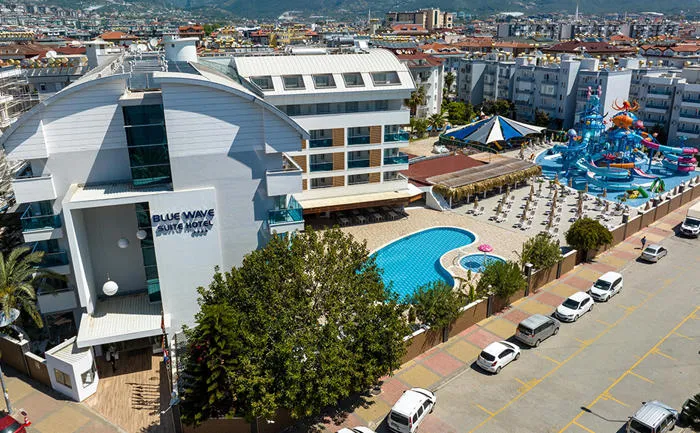 Blue Wave Suite Hotel