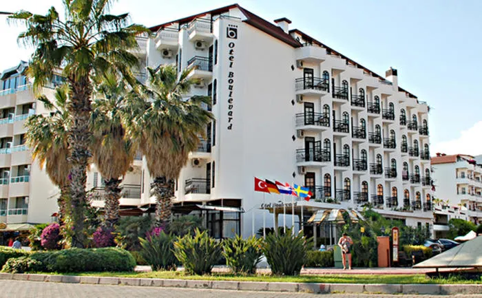 Boulevard Hotel