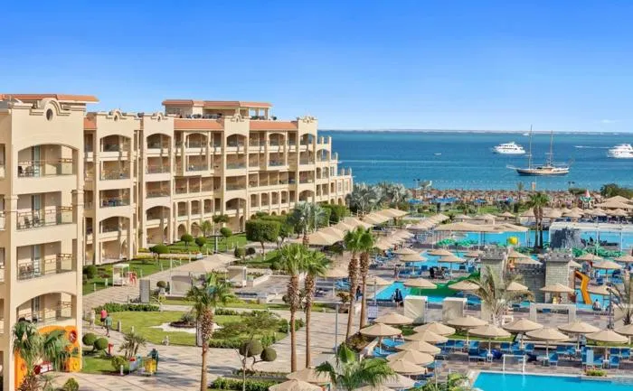 Pickalbatros White Beach Resort